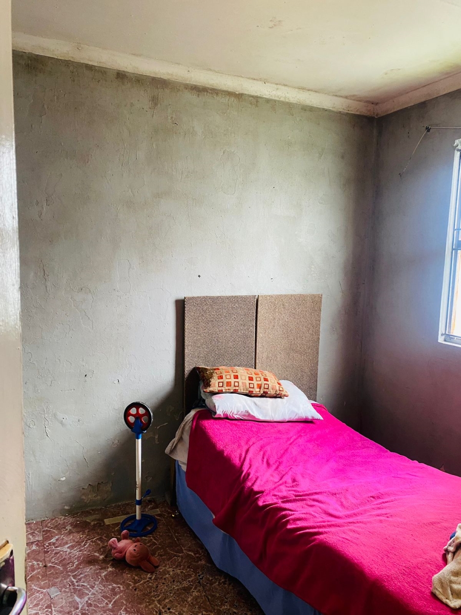 2 Bedroom Property for Sale in Mxolisi Phetani Western Cape